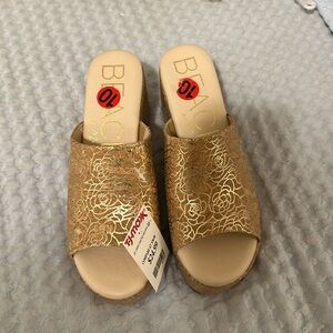 size 10 beach by matisse platforms